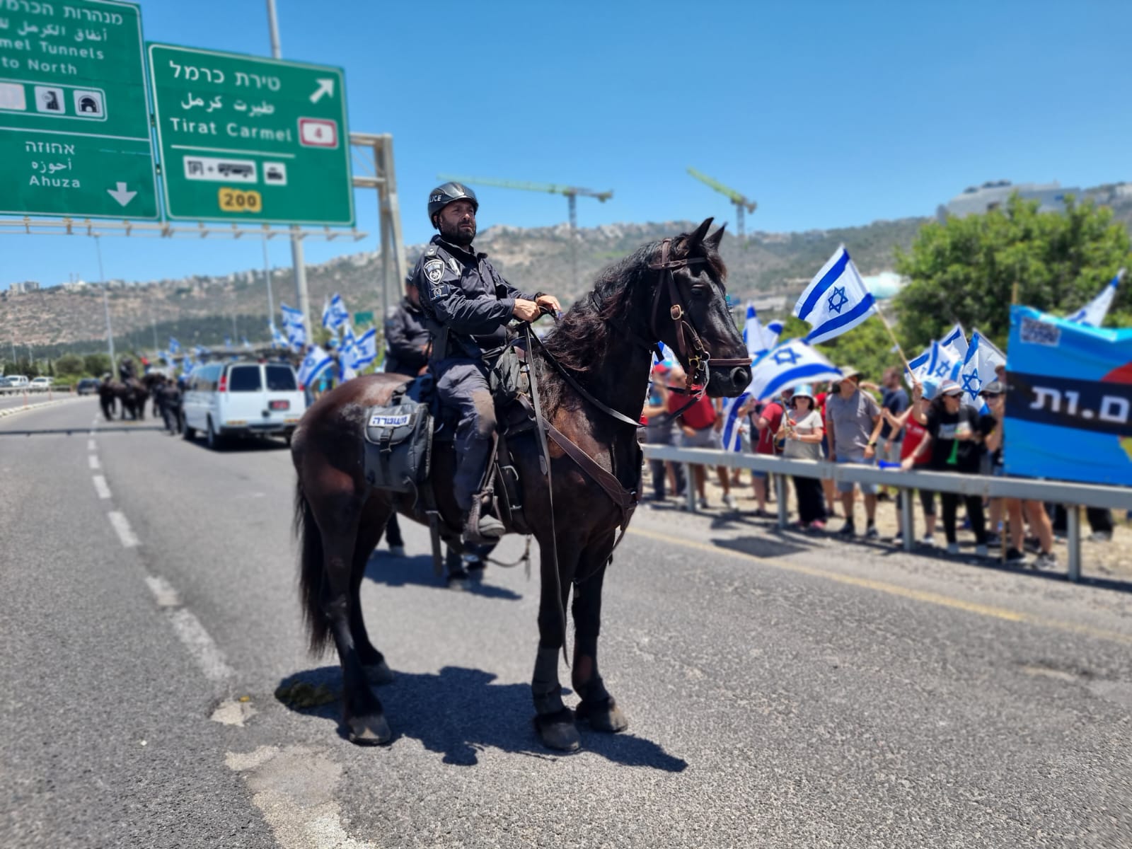 2 מפגינים נעצרו לאחר שחסמו את כביש החוף
