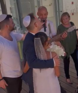 חתונה בבית החולים: המחווה של עידן רייכל לגיא הוכמן