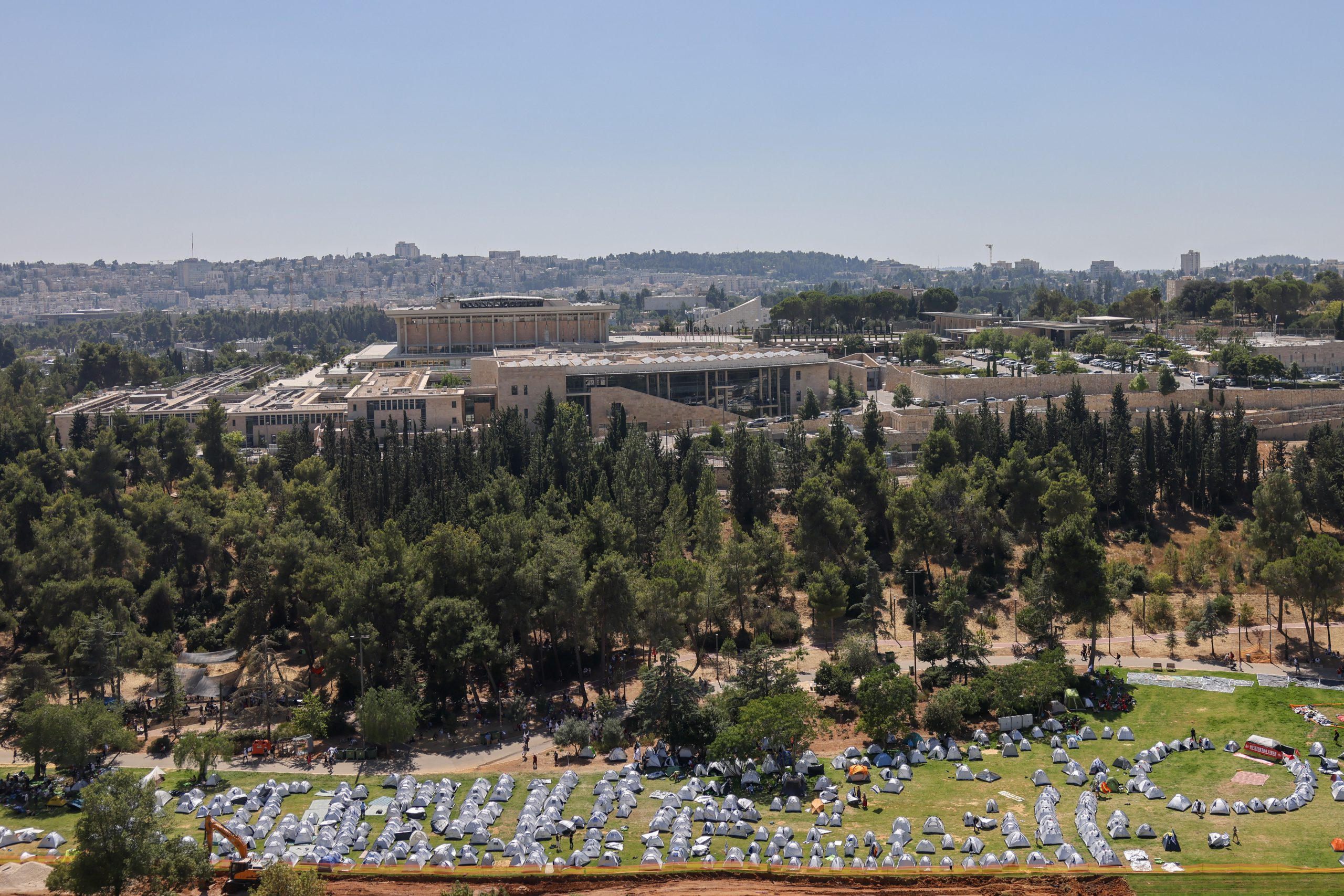 אוהלי המחאה בגן סקאר, מתחת לכנסת