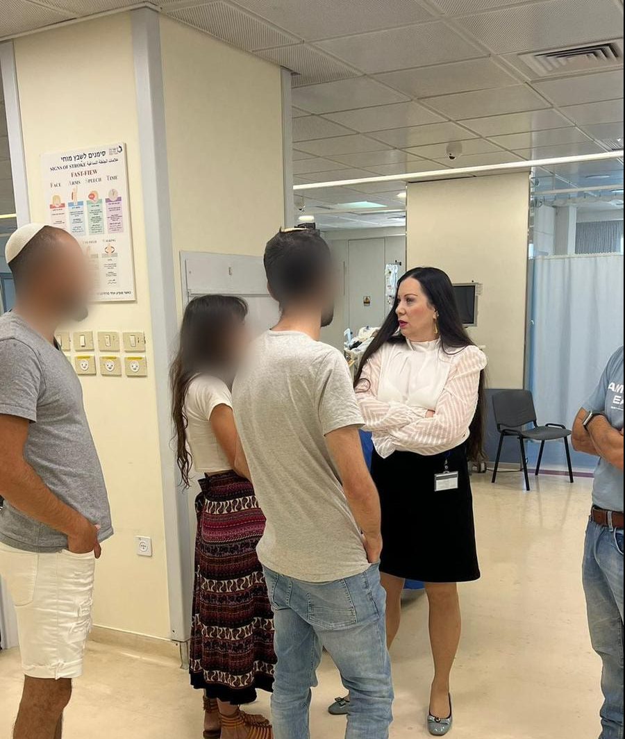 ח"כית ביקרה את המתיישב שנפצע: "תעודת עניות"