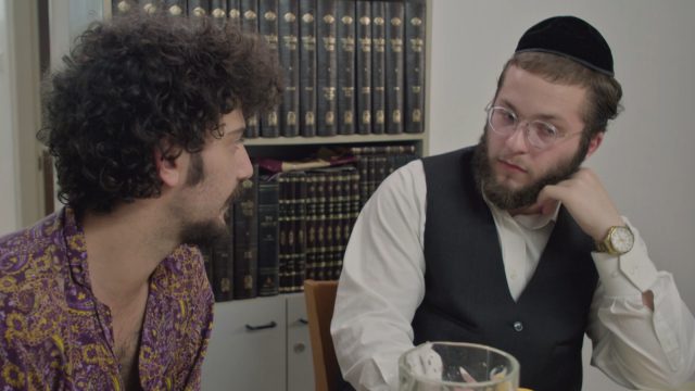 "הדת היא לא אישיו אף פעם, הדת היא צורת בחירה שלך לאיך אתה מתקרב לאלוקים" .