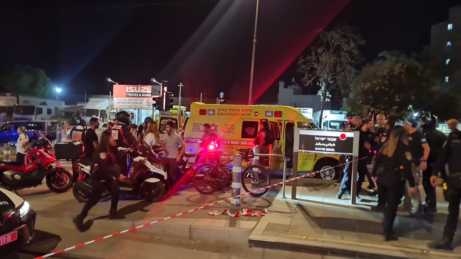 פיגוע דקירה בי-ם: פצוע בינוני בתחנת הרכבת הקלה