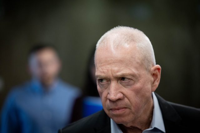 גלנט, דורש מפקד קבוע