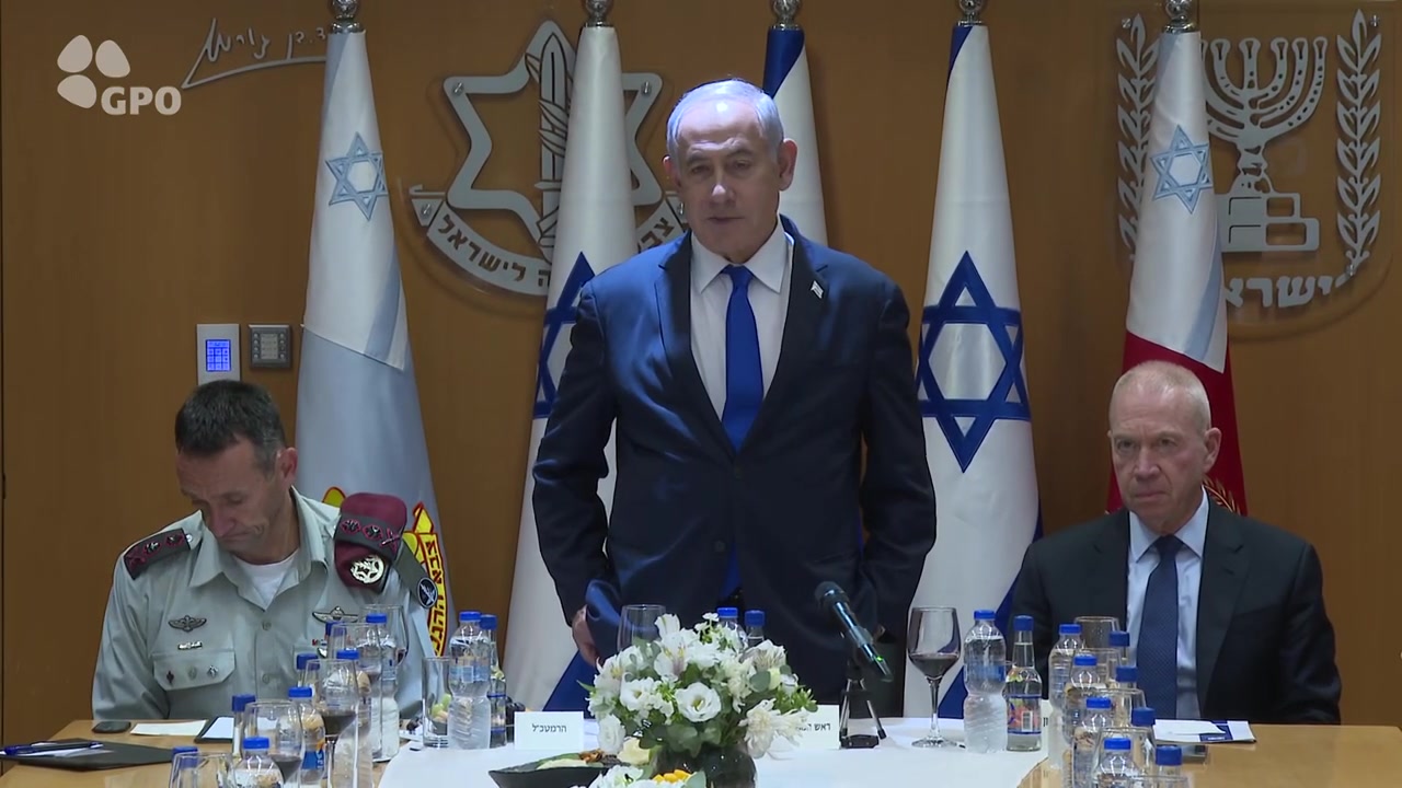 וידאו – ראש הממשלה בנימין נתניהו בהרמת כוסית לרגל ראש השנה עם חברי פורום מטכ_ל