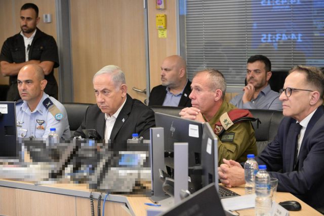 עשרות מטוסי קרב: צה"ל בתקיפה עצומה בעזה