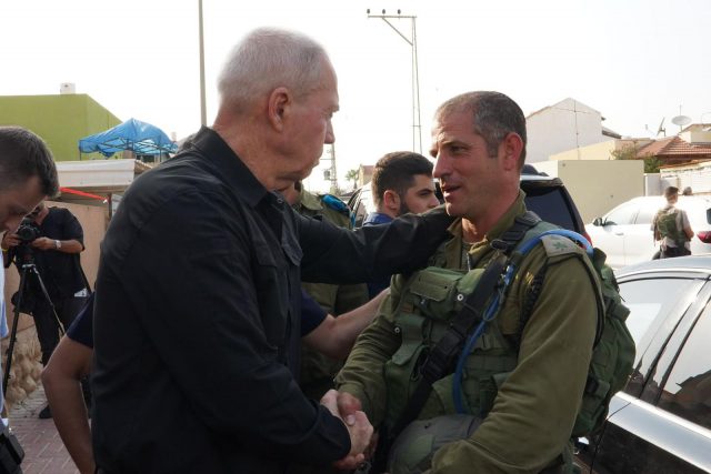השר גלנט באופקים: "כללי המלחמה השתנו"