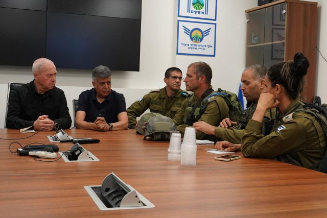 השר גלנט באופקים: "כללי המלחמה השתנו"