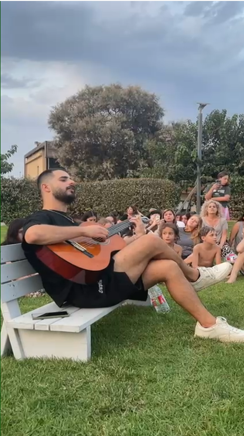 עדן חסון הגיע לשמח את משפחות קיבוץ זיקים | צפו