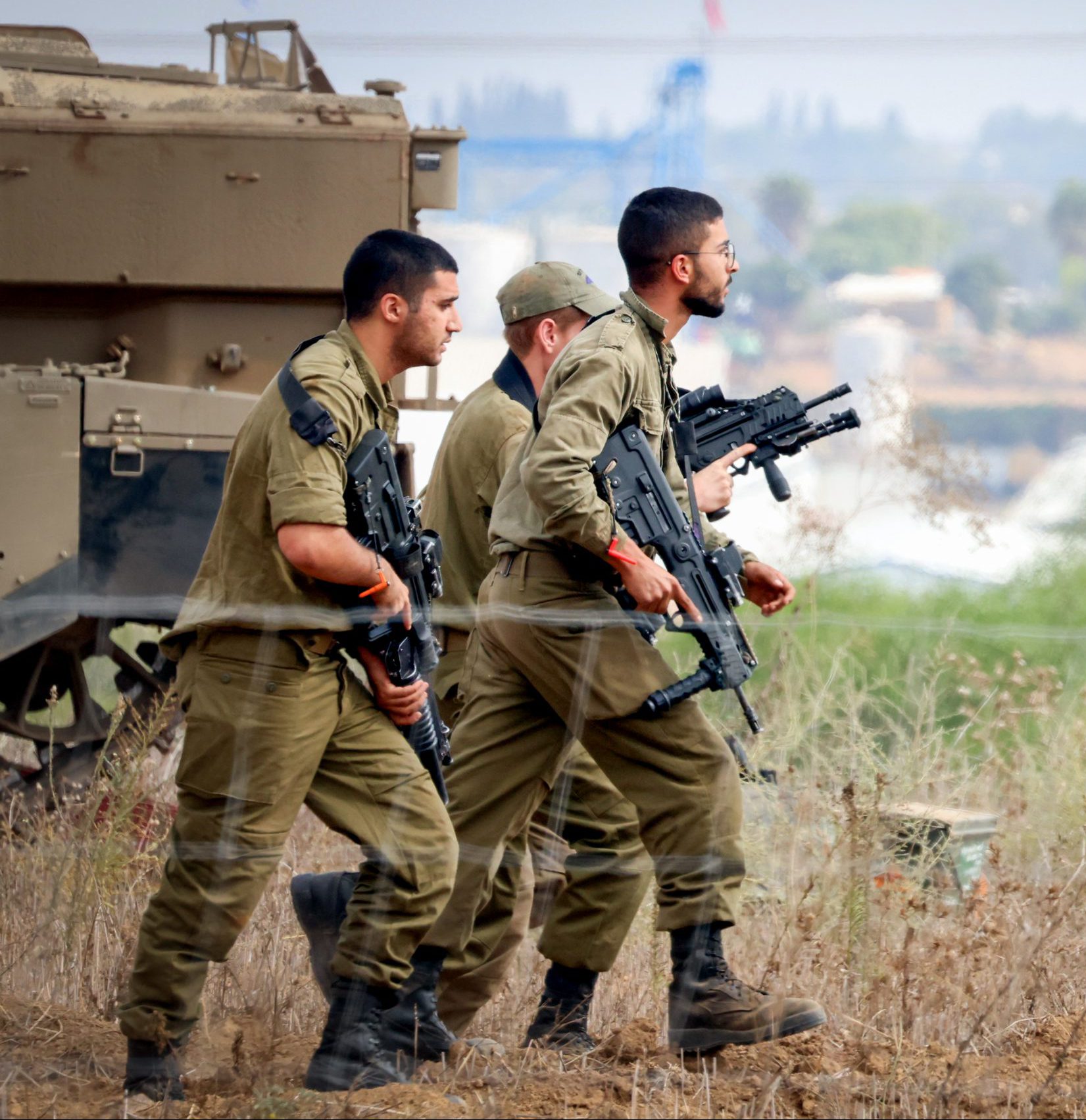 חיילים נלחמים בעוטף עזה (צילום: פלאש 90)