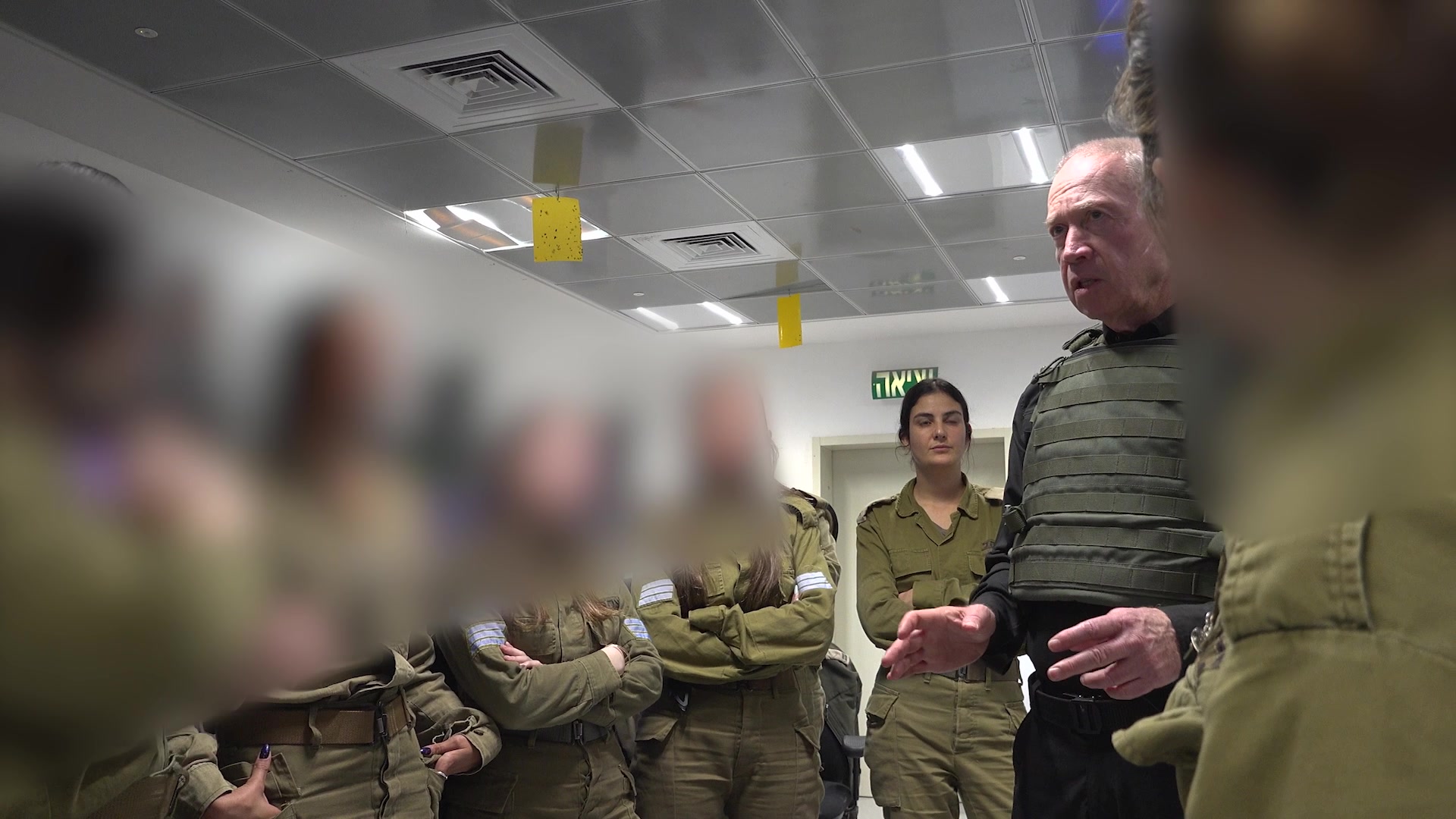 שר הביטחון מבקר בשטחי כינוס 15.10 צילום שחר יורמן