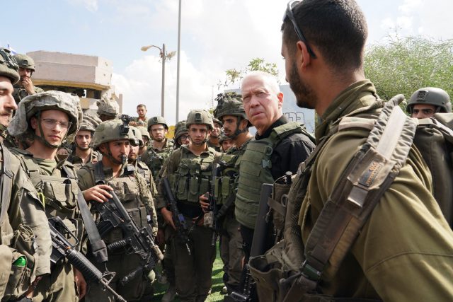 גלנט לתצפיתניות: 'מילאתן חלק חשוב בקרבות הבלימה'