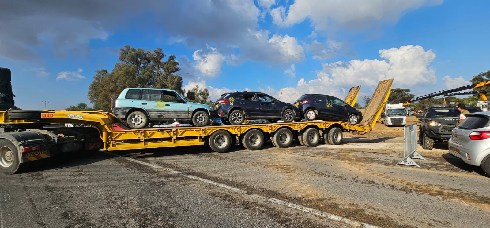החל פינוי כלי הרכב הנטושים מאיזורי הטבח