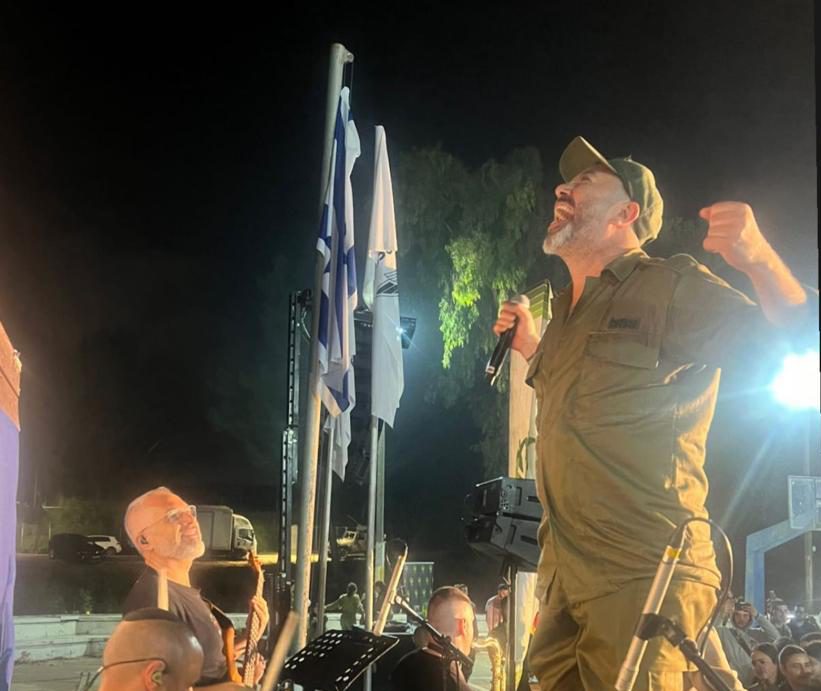ליאור נרקיס עלה על מדים והגיע לשמח חיילים | צפו