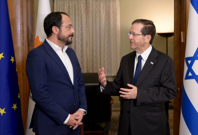 הנשיא הרצוג עם נשיא קפריסין
