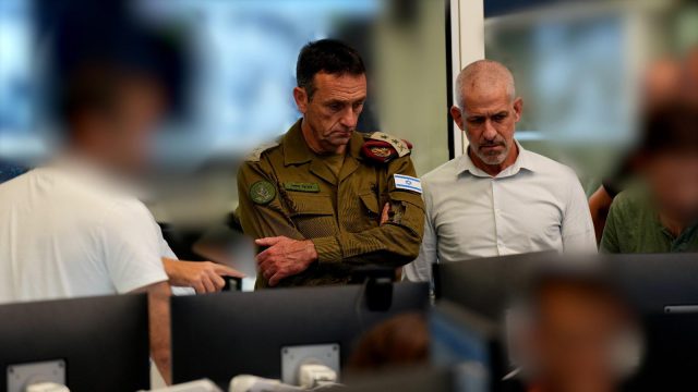 צפו: שייטת 13 פשטו מהים והשמידו תשתיות טרור