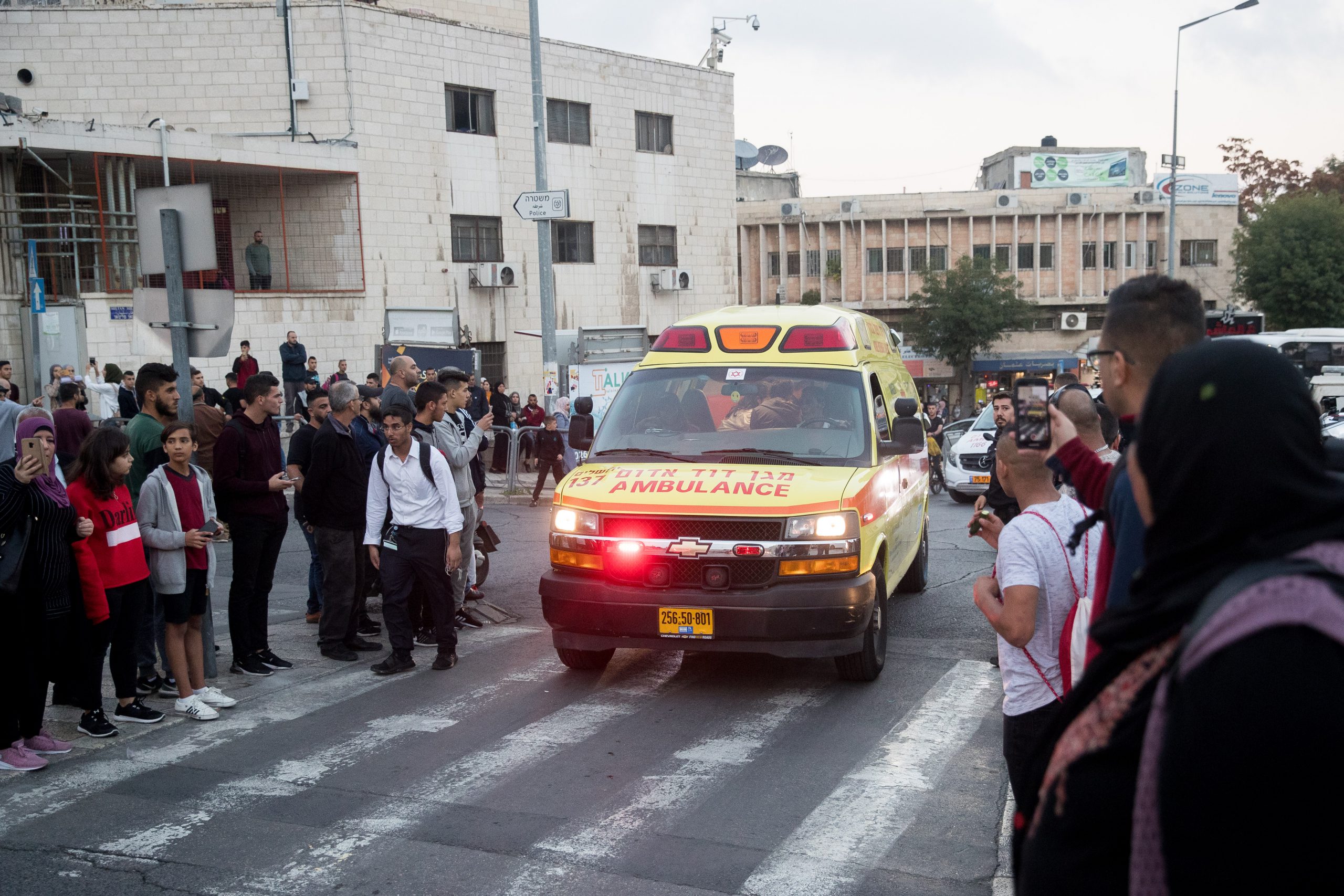פיגוע דקירה בירושלים: שני פצועים; המחבל חוסל