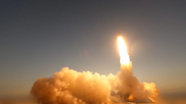 שיגור מיירט חץ (אגף דוברות וקשרי ציבור במשרד הביטחון)