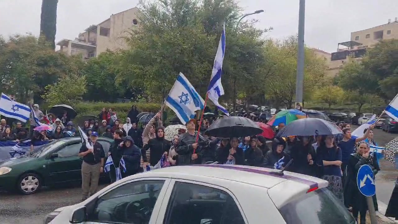 מלווים את בנימין ארלי בדרכו האחרונה