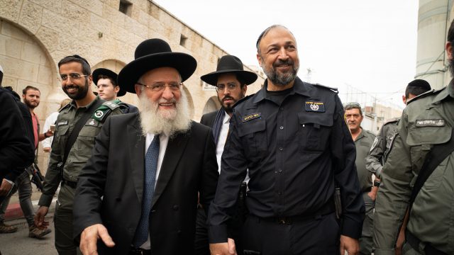 הרב ברכיהו והרב אלבז