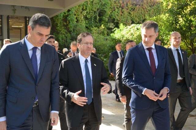 ר"מ בלגיה: לקיחת בני ערובה חפים מפשע זהו פשע מלחמה