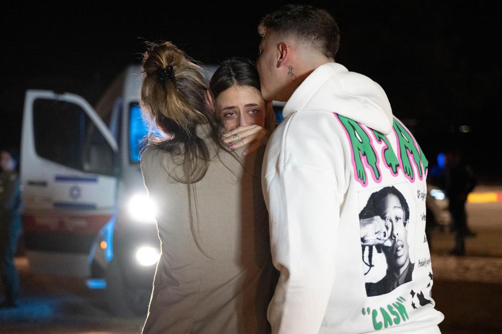 החטופות המשוחררות בתמונות ראשונות בישראל