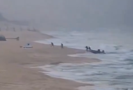 תיעוד דרמטי: רגע חדירת המחבלים מהים לחוף זיקים. צפו