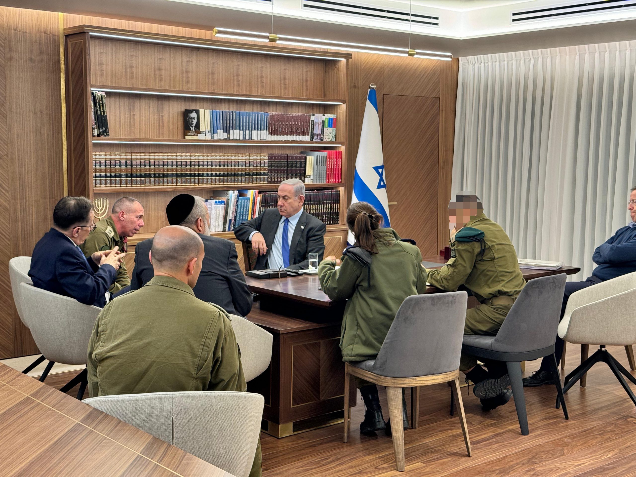ראש הממשלה קיים הערכת מצב עם כל זרועות הביטחון