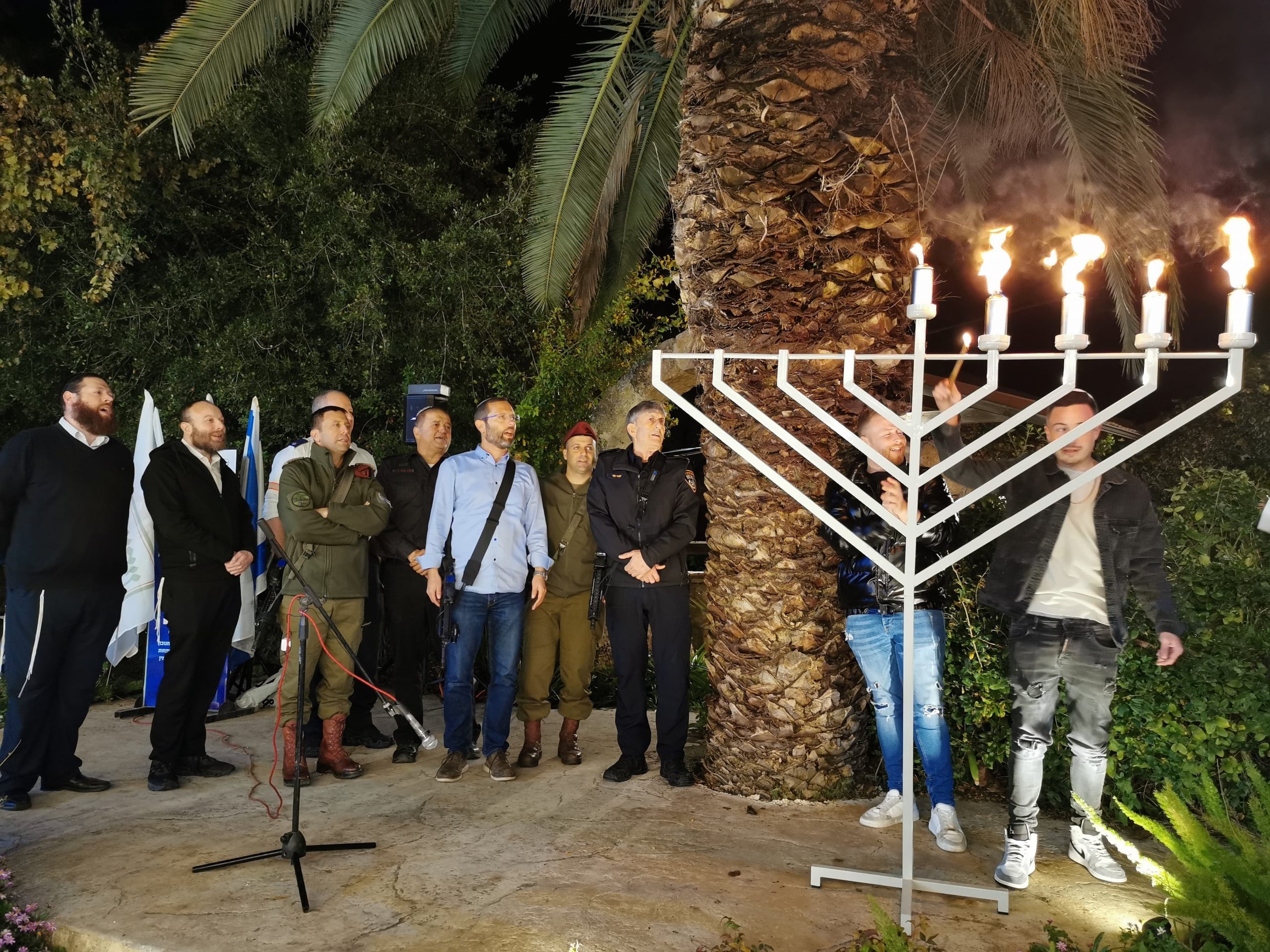 בנימין הצדיעה לנופלים: עם שמורכב ממשפחות כאלה ינצח