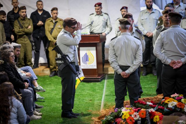 'תמשיך להיות מודל לחיקוי': תומר גרינברג הובא למנוחות
