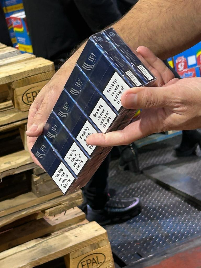בתוך חבילות נודלס: סוכלה הברחה של 675 אלף חפיסות סיגריות