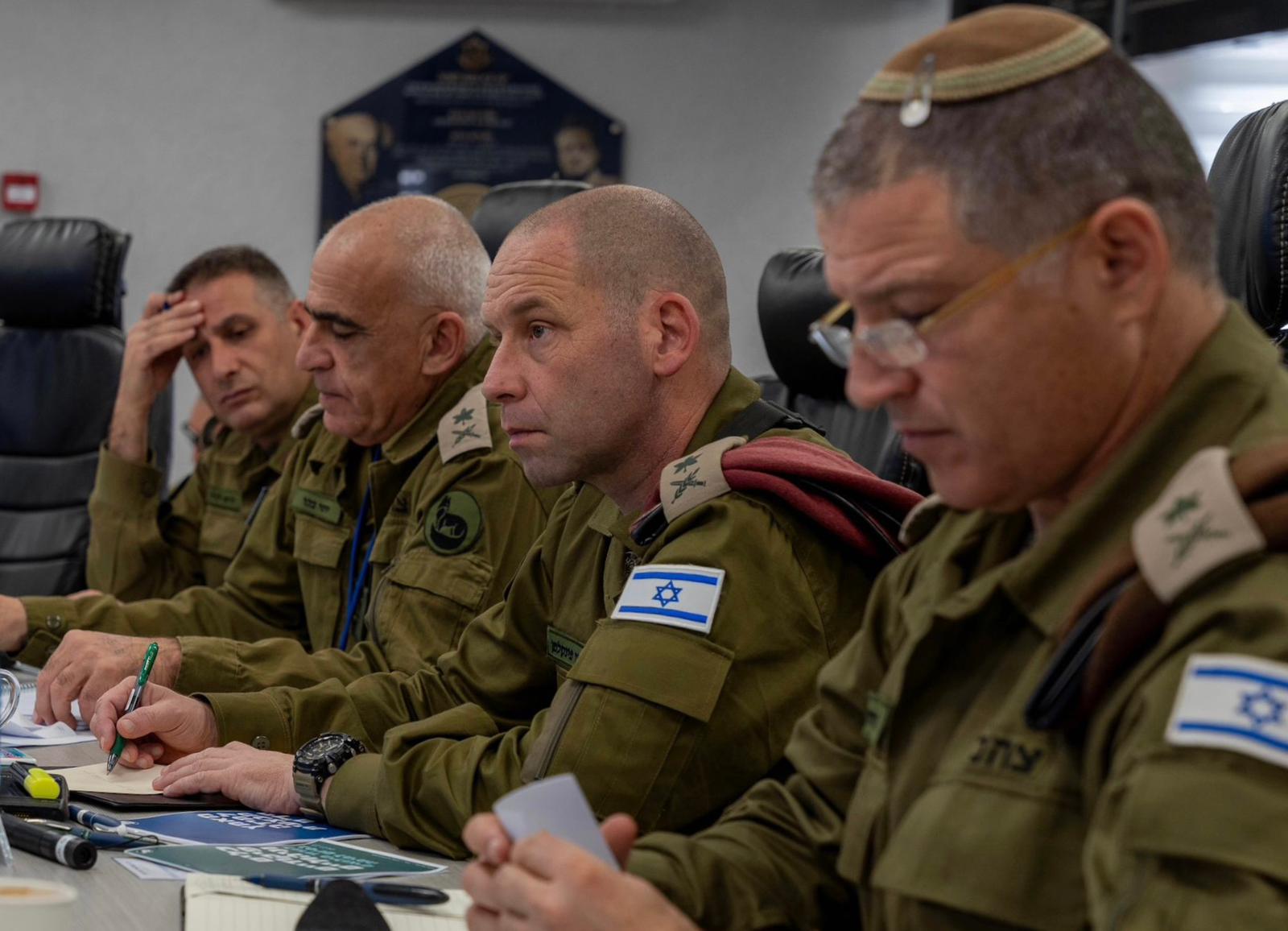 פינקלמן למפקדים: "אתם עמוד האש של המדינה"