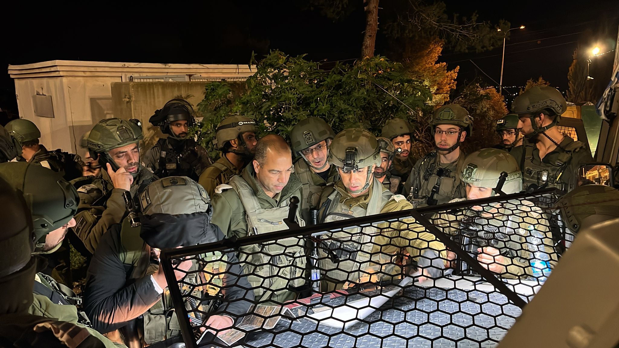 סוכלה חדירת מחבלים ליישוב אדורה, לוחם נפצע