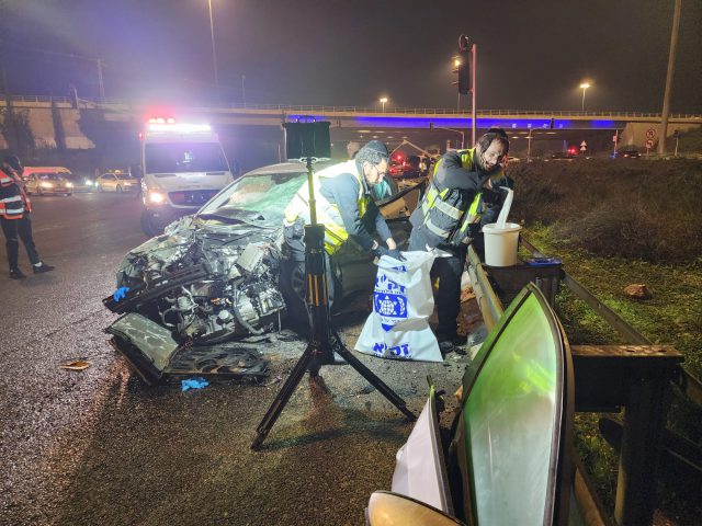 התאונה בצפון: רכב נמלט משוטרים וחצה באדום. צפו