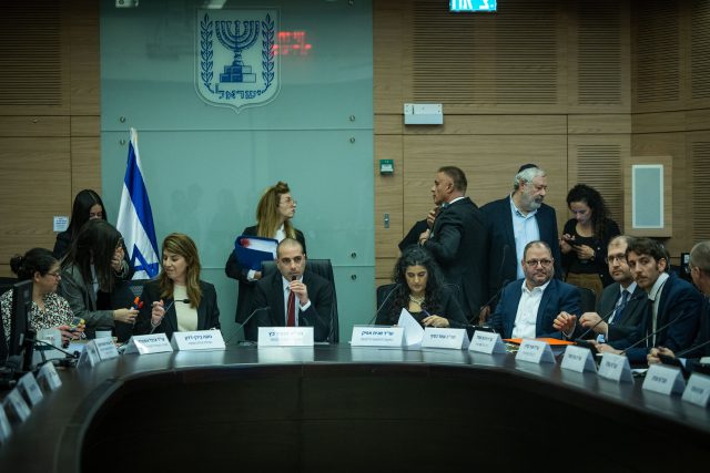 הדיון בוועדה