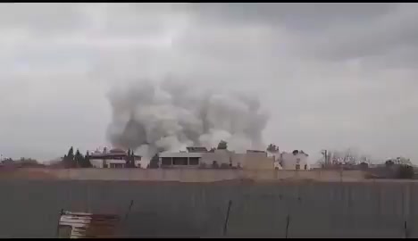 פיצוץ ופטריית עשן: רגע התקיפה במבנה המטכ"ל בדמשק. צפו