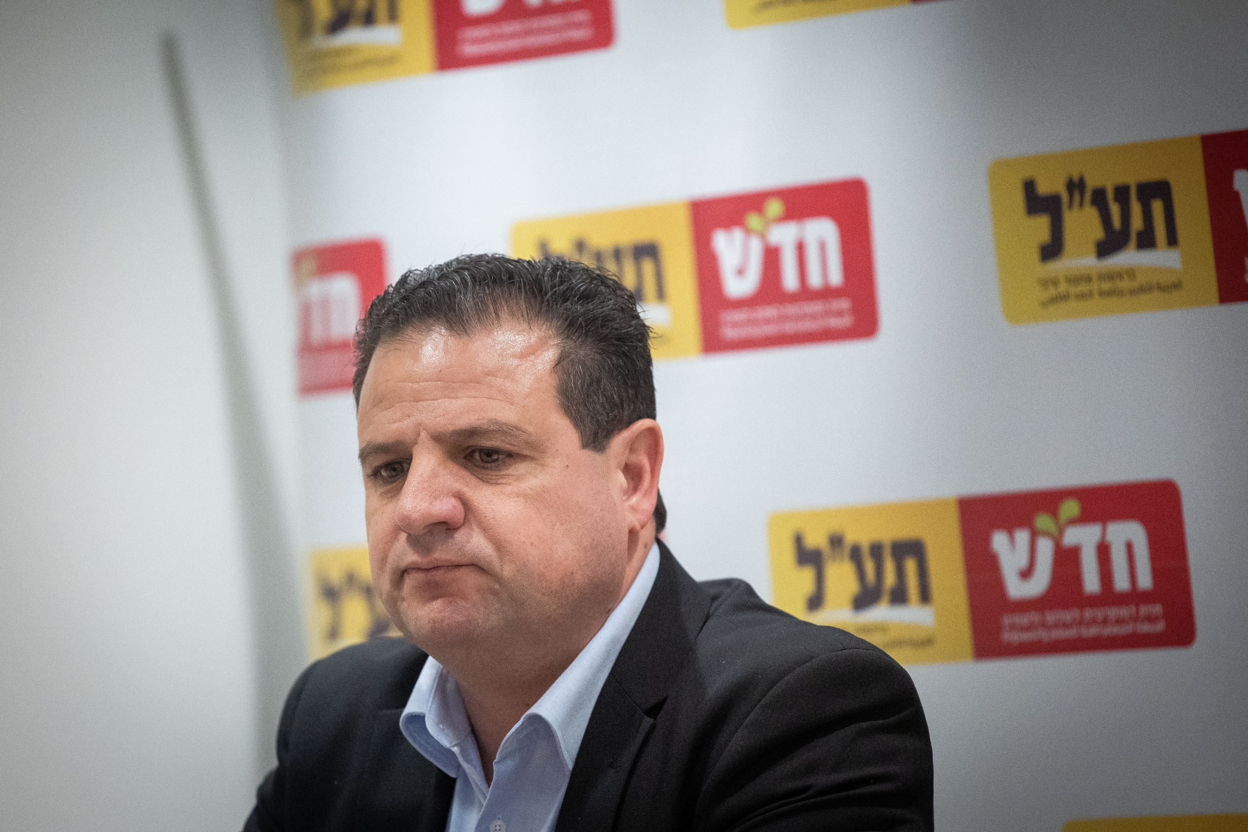 בדרך למליאה: ועדת הכנסת אישרה את הדחתו של איימן עודה