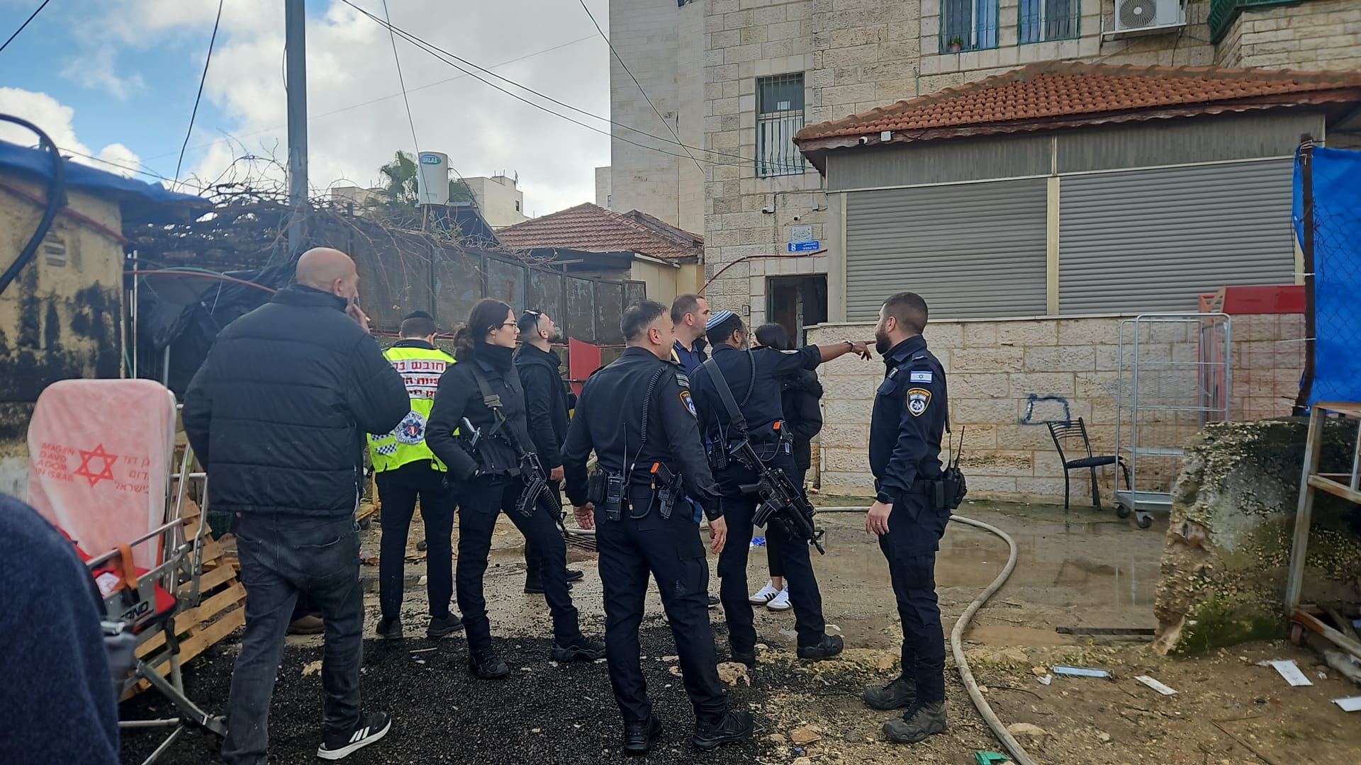 4 פצועים בשריפה בבניין בי-ם, בהם אישה במצב קשה
