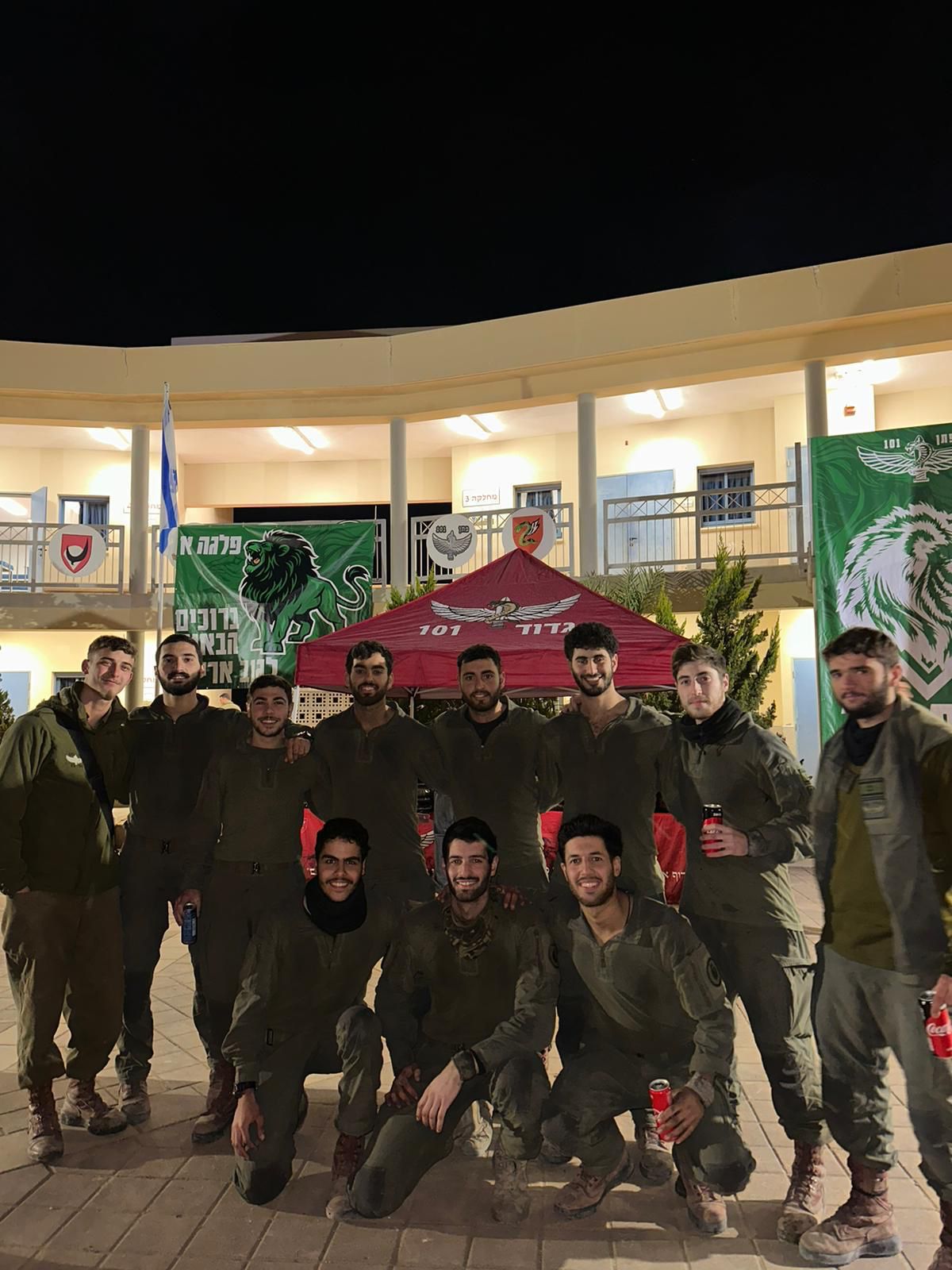 אחרי הביקורת: לוחמי הצנחנים יוצאים להתרעננות