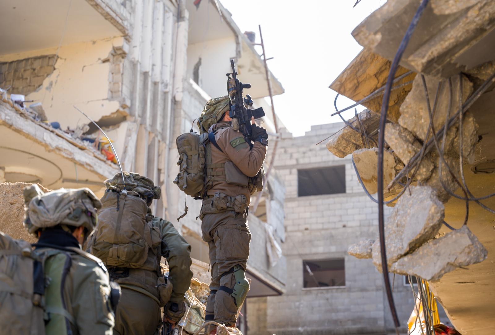 לוחמי הקומנדו מרחיבים את הלחימה בחאן יונס. צפו