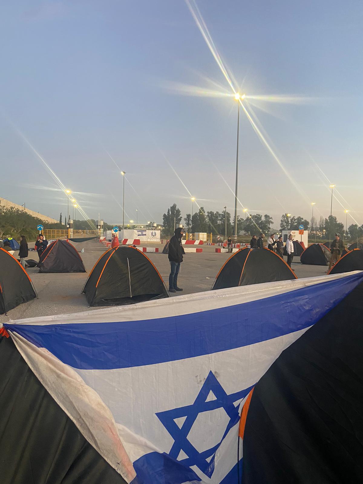 גם הבוקר: מתכוננים ליום חסימות במעבר כרם שלום