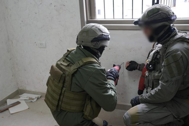 פעילות מג"ב בבית המחבל (דוברות המשטרה)