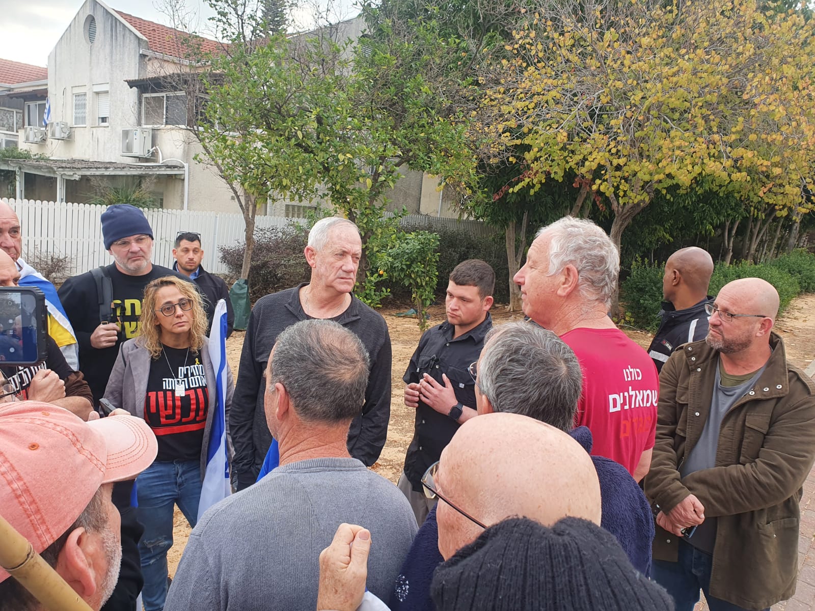 גנץ למפגינים: צריכים להביא לבחירות מוסכמות