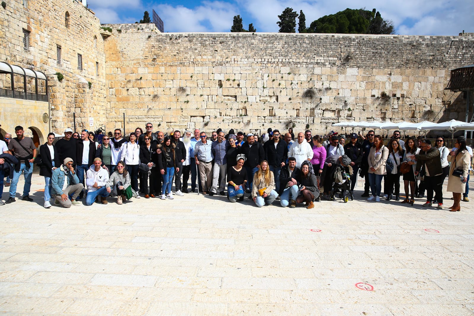 צפו: התפילה המרגשת של לוחמי צה"ל בכותל המערבי