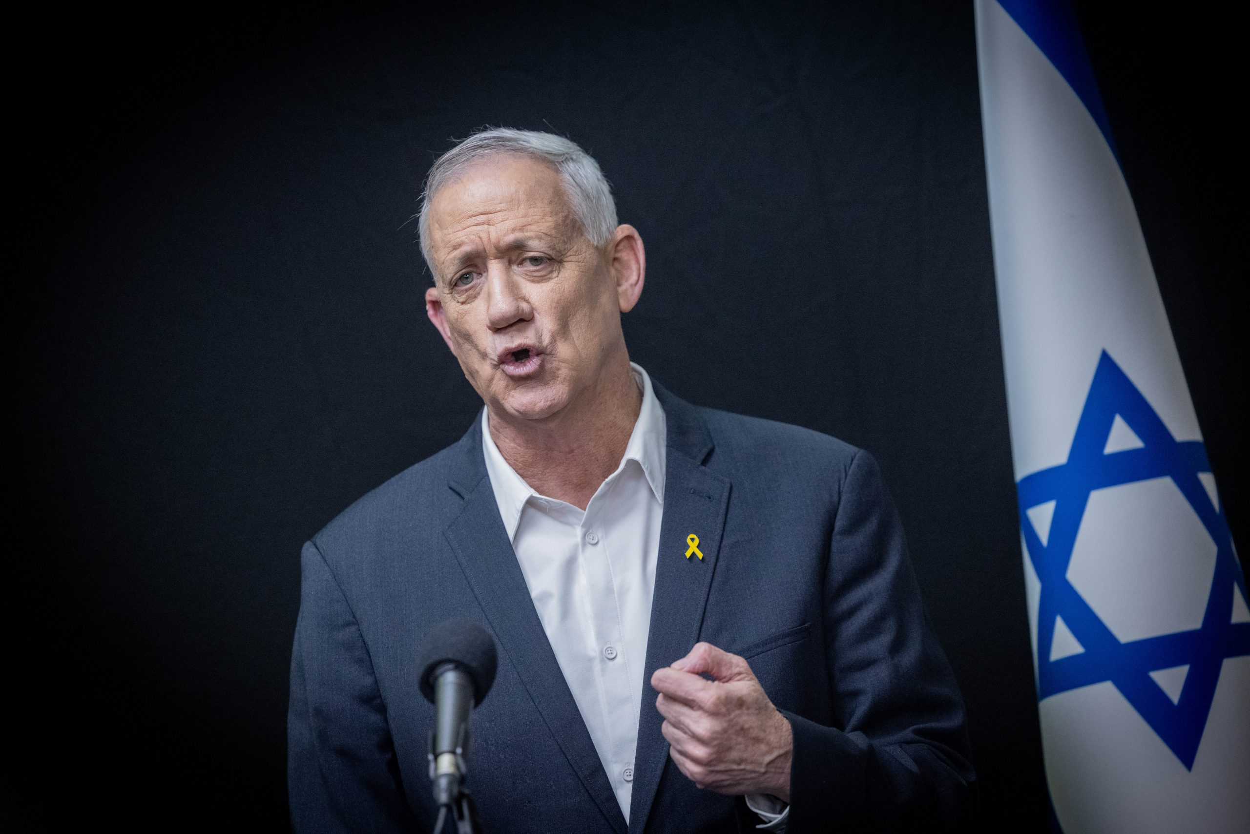 "נכון שהמשלחת תיסע": גנץ נגד החלטת נתניהו