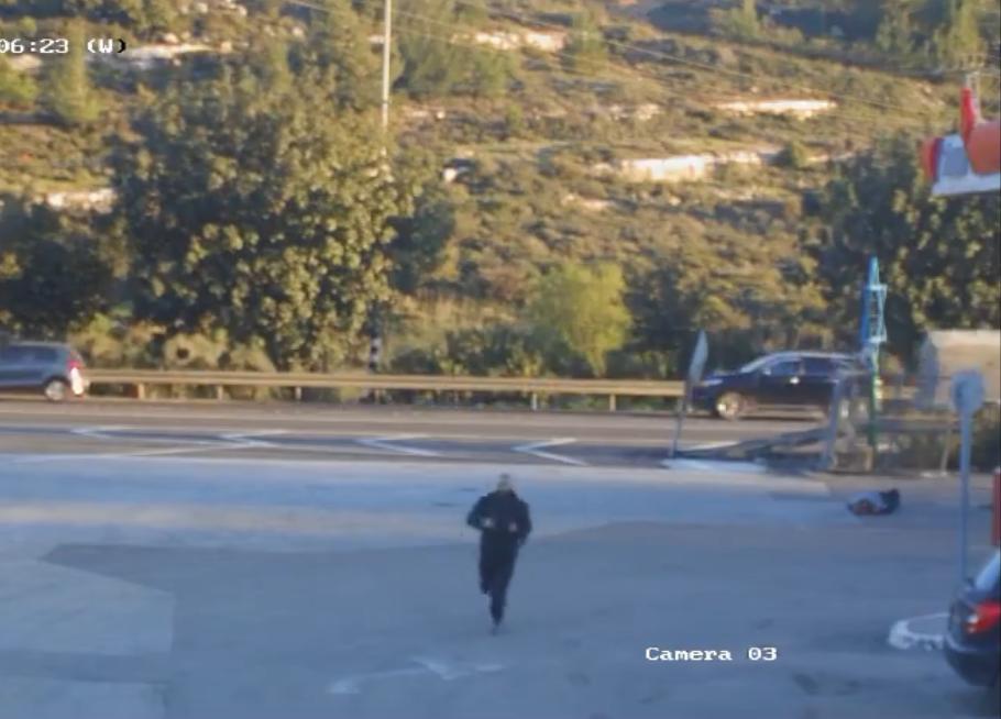 מנסה לירות וחוטף כדור: תיעוד מחיסול המחבל