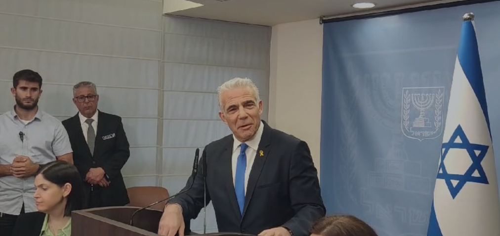 לפיד, האם תתמוך בהצעה של ליברמן? צפו