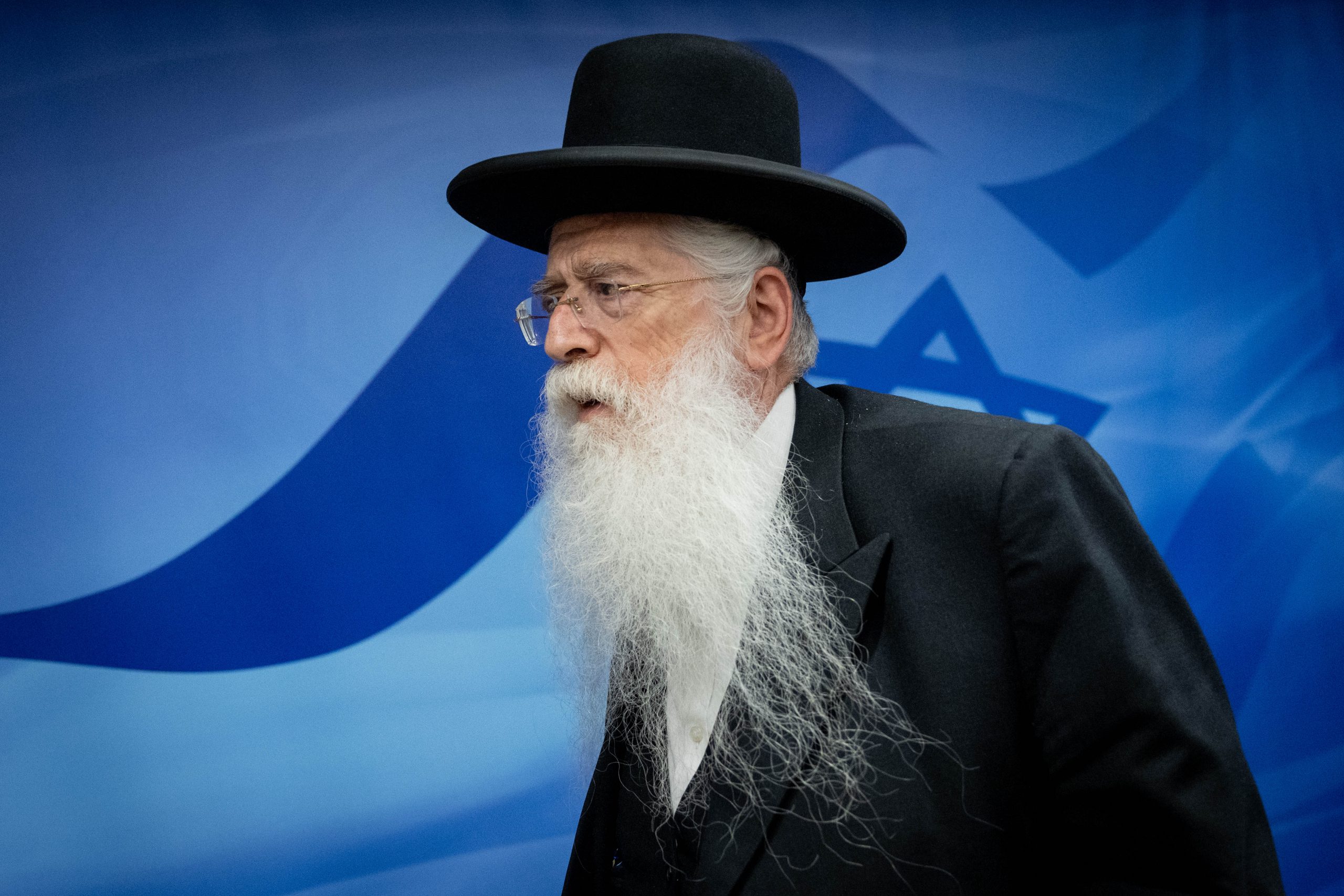 השר פרוש עונה לגנץ: "הרדיפה של היועמ"שית תוביל למלחמת אחים"