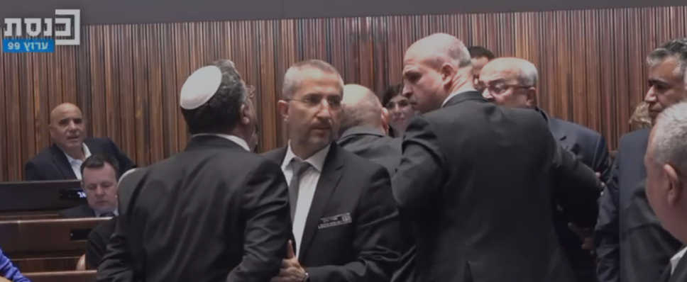 אחמד טיבי לבן גביר: ״כל כלב ביג'י יומו, גזען״ | צפו