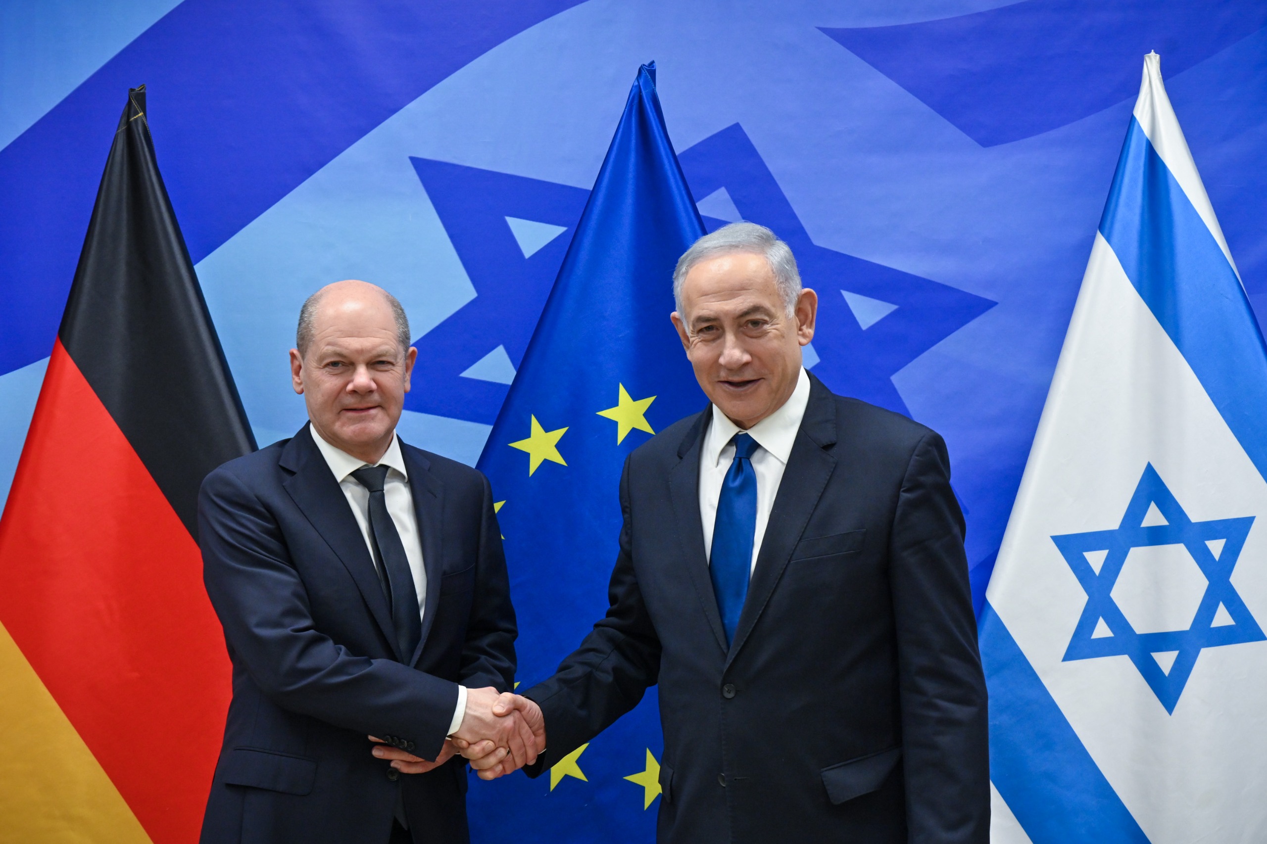 קנצלר גרמניה לנתניהו: "פלסטינים גוועים ברעב"
