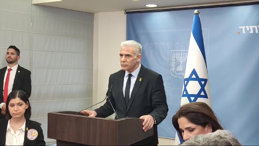 לפיד: "הניסיון למוסס גיוס חרדים – חרפה"